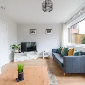 Howick House - Large 3 Bedroom House, Gosforth Newcastle upon Tyne